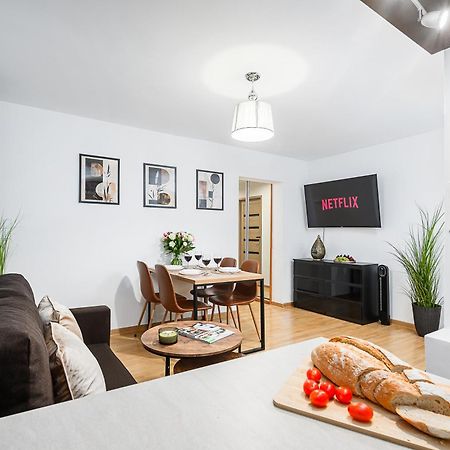 Lumina Apartment Opposite The Palace Of Culture And Science Varşova Dış mekan fotoğraf